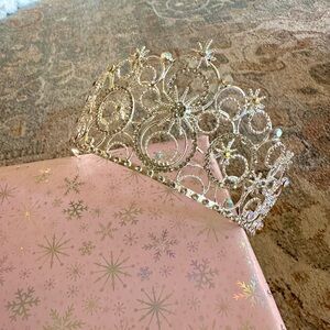 Quality Silver Tiara Crown with Crystal Accents